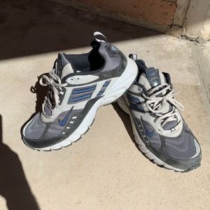 Trail running shoes, athletic